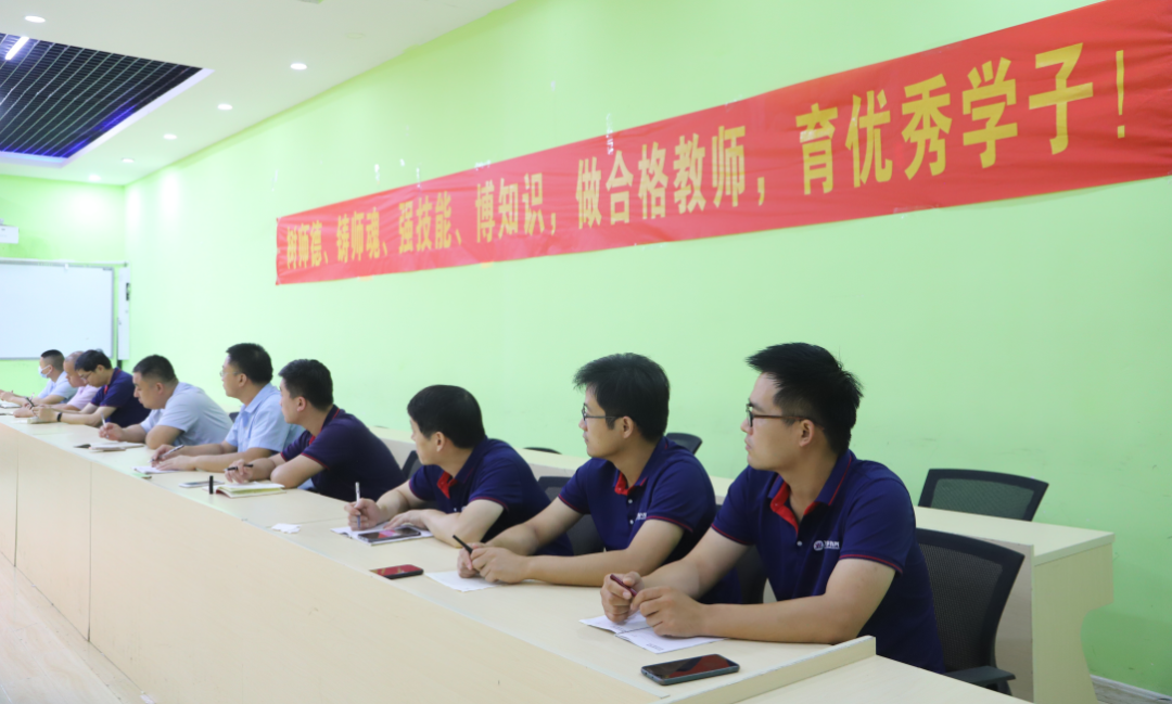 企业总监进校园丨分享近期市场一线知识，助力教师育人