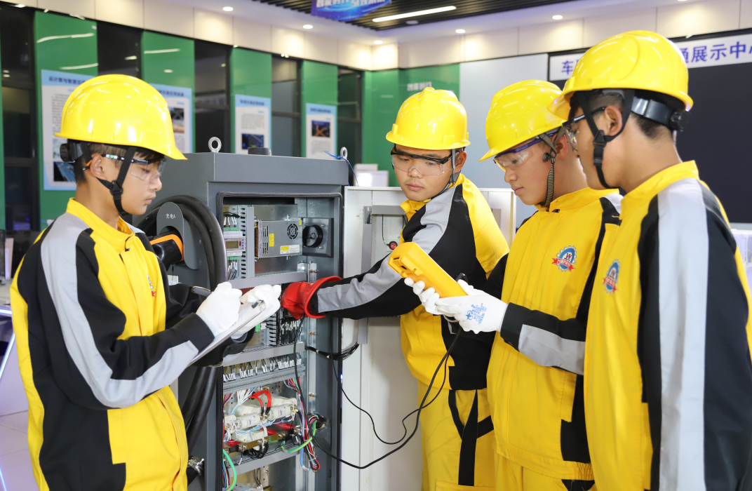 给小萌新丨自我介绍一下吧，这里是山东万通