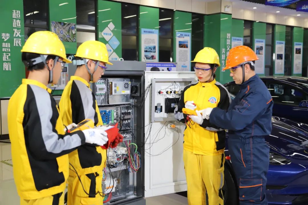 山东万通2023年春季重点就业班名额紧张，还不知道选专业，赶紧点