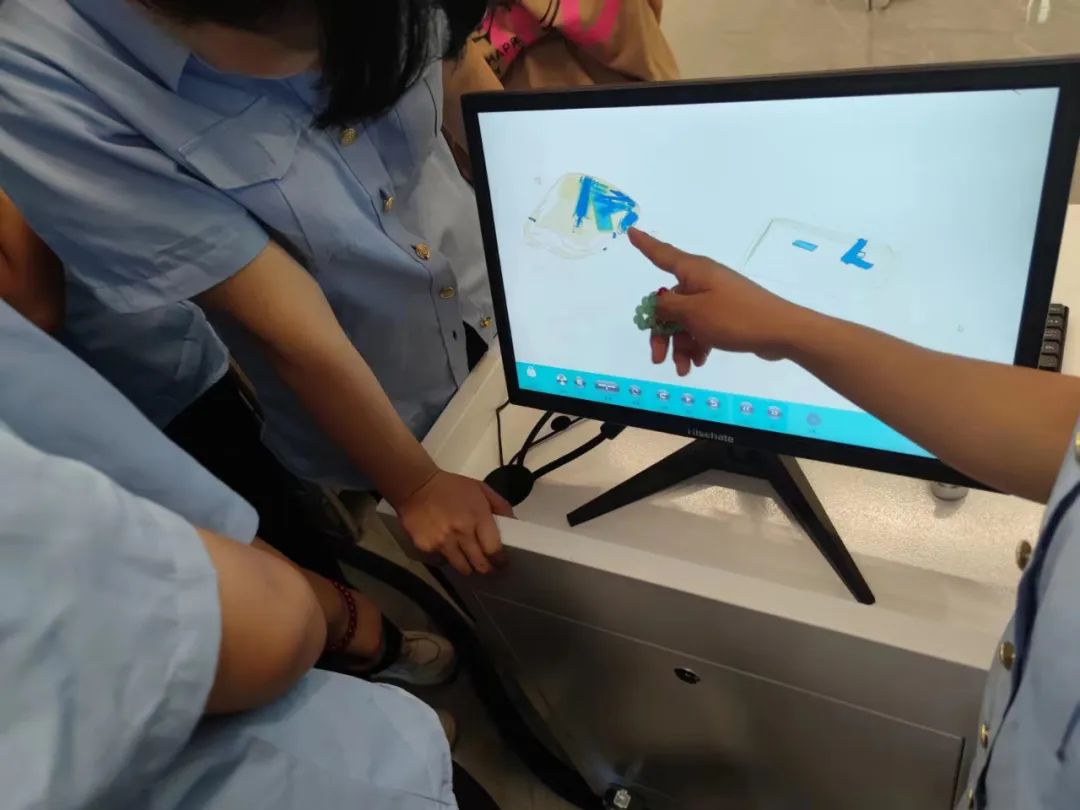 技术总监进校为万通学子授课，助力学子技能提升