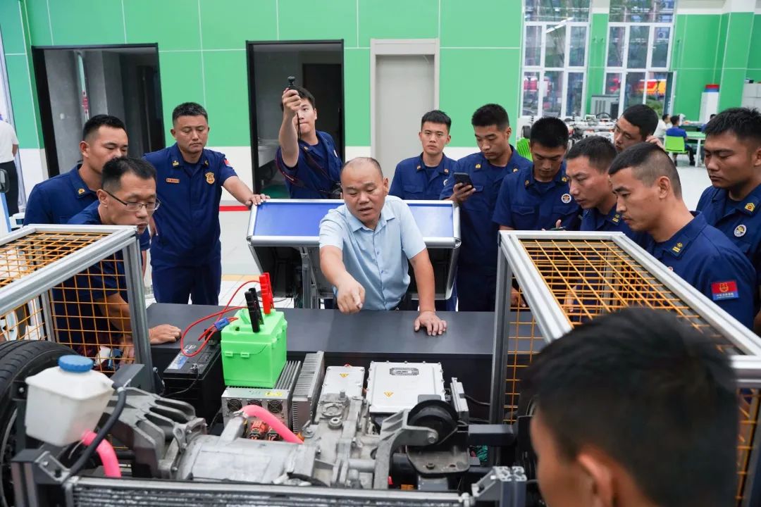 提素强能丨商河消防来山东万通学习新能源汽车事故处置相关问题