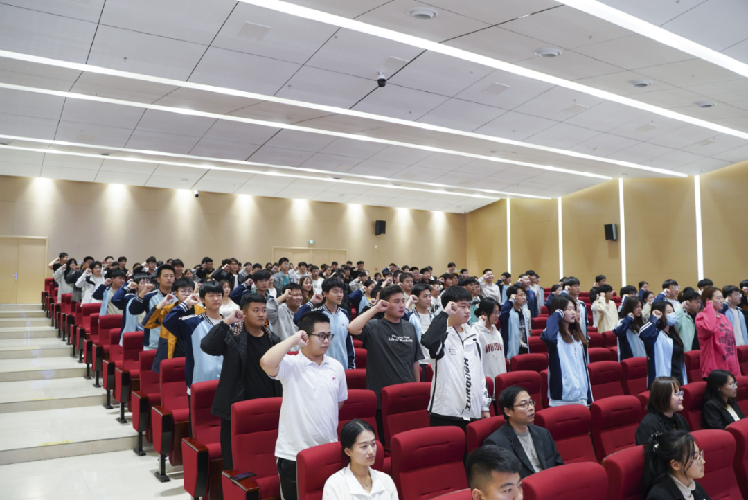 山东万通升学部毕业班倒计时两百天誓师动员大会隆重举行