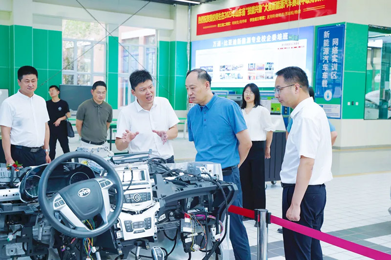 “技能大师进校园 匠心筑梦共传承”，山东万通开展技能大师进校园活动