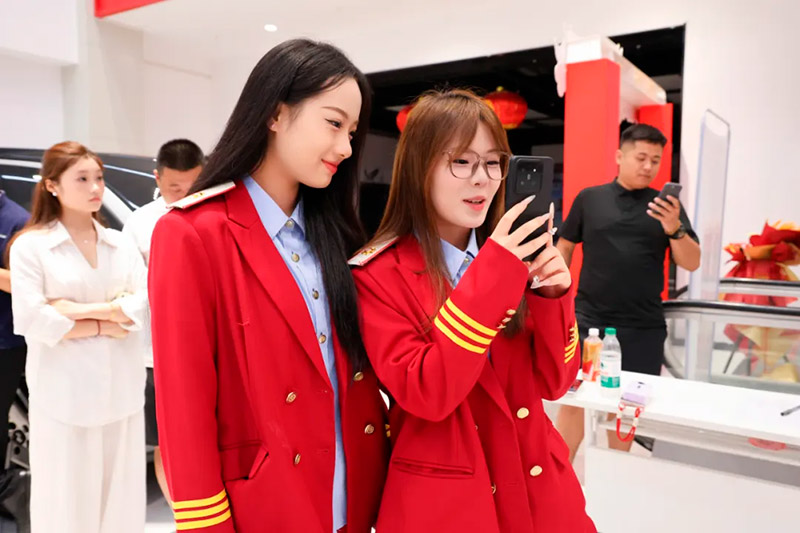 山东万通技工学校荣膺“泉城新播力” 人才培育基地，赋能电商直播人才培育新征程