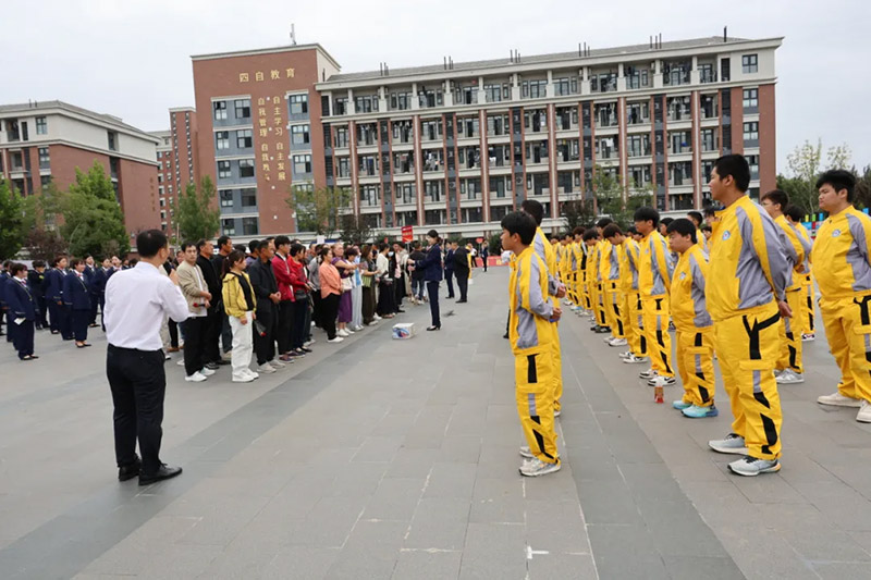 共赴成长之约!山东万通 2025 第六期家长见证会圆满落幕