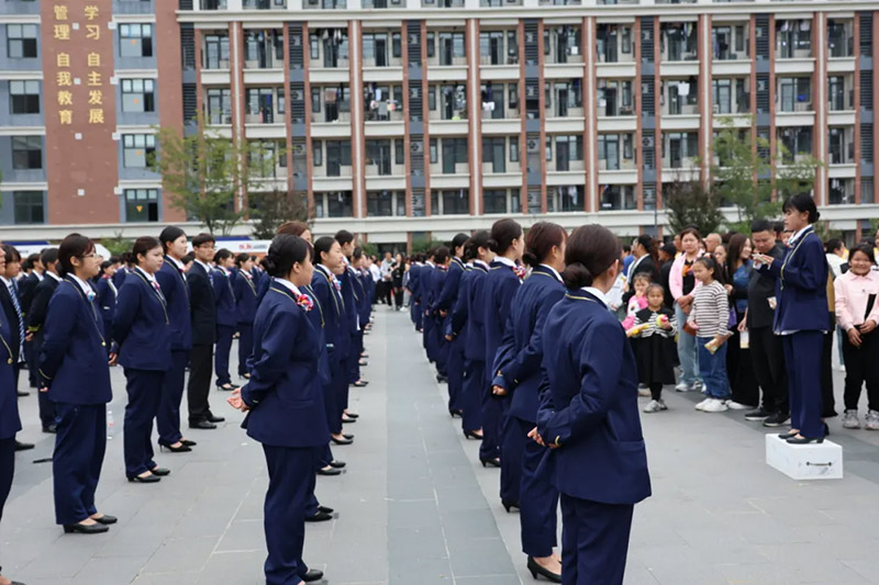 共赴成长之约!山东万通 2025 第六期家长见证会圆满落幕