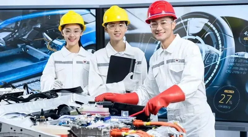 14-19岁的孩子找个工厂上班？不，学一门高薪热门技术才是明智之举！