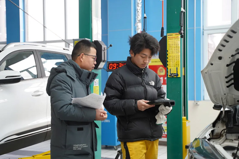 告别中职“光看不练”，实战技能+高薪就业一步到位！