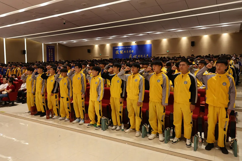 告别中职“光看不练”，实战技能+高薪就业一步到位！